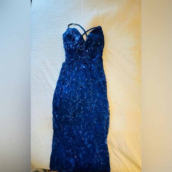 Blue dress - Picture 1 of 3